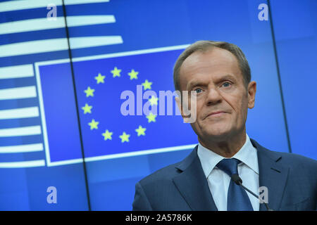 Bruxelles, Belgique. 18 Oct, 2019. Le Président du Conseil européen, Donald Tusk, assiste à une conférence de presse à l'issue du sommet européen de Bruxelles, Belgique, le 18 octobre 2019. Credit : Riccardo Pareggiani/Xinhua/Alamy Live News Banque D'Images