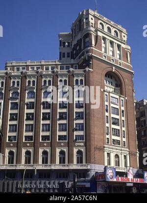 PALACIO DE LA PRENSA CONSTRUCCION DEL 1928 ESTA SITUADO EN LA PLAZA DE CALLAO Nº 4 ESQUINA A LA CALLE GRAN VIA NUMERO 46. Auteur : MUGURUZA OTAÑO PEDRO. Lieu : PALAIS DE LA PRENSA. L'ESPAGNE. Banque D'Images