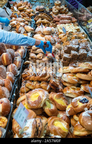 La pâtisserie stalle lors d'un spectacle d'été. ROYAUME-UNI Banque D'Images