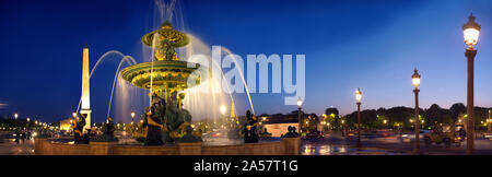 Place de la Concorde au crépuscule, Paris, Ile-de-France, France Banque D'Images