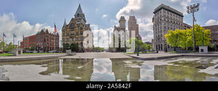 Paysage urbain avec des bâtiments et Clinton Square, Syracuse, New York State, USA Banque D'Images