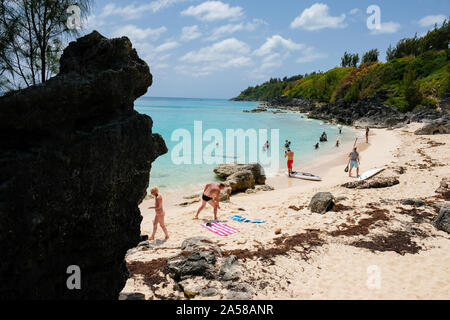 Les touristes à l'Église Bay aux Bermudes. Banque D'Images