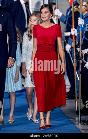 Oviedo, Espagne. 18 Oct, 2019. Princess Sofia, La Princesse Leonor, le roi Felipe et Letizia assister à la reine la Princesse des Asturies 2019 Cérémonie de remise des prix au théâtre Campoamor d'Oviedo, Espagne, le 18 octobre 2019. Credit : Jimmy Olsen/Media Espagne*** ***aucune perforation/Alamy Live News Banque D'Images