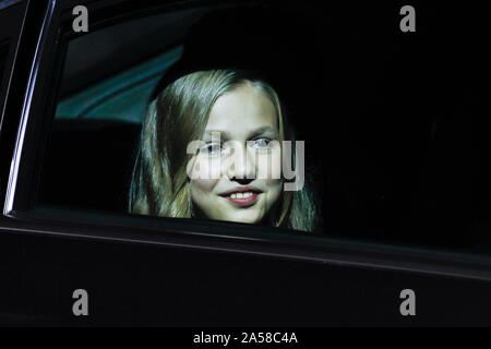 Oviedo, Espagne. 18 Oct, 2019. Princess Sofia, La Princesse Leonor, le roi Felipe et Letizia assister à la reine la Princesse des Asturies 2019 Cérémonie de remise des prix au théâtre Campoamor d'Oviedo, Espagne, le 18 octobre 2019. Credit : Jimmy Olsen/Media Espagne*** ***aucune perforation/Alamy Live News Banque D'Images