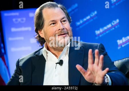 Marc Benioff, président et co-PDG de Salesforce.com, inc. (Salesforce) parle au cours d'une manifestation à Washington, D.C., le 18 octobre 2019. Banque D'Images