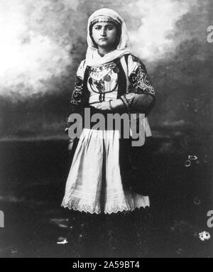 Femme en costume grec, 1920 Banque D'Images