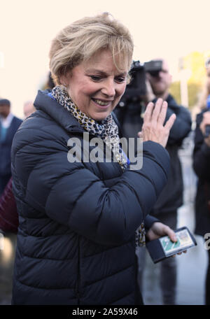 En dehors de la MP Anna Soubry Chambres du Parlement à Londres avant de premier ministre Boris Johnson offrant une déclaration à la Chambre des communes sur son nouveau Brexit traiter après le sommet du Conseil de l'UE, sur ce qui a été surnommé 'Super samedi". Banque D'Images