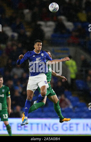 Cardiff, Royaume-Uni. 18 Oct, 2019. Robert Glatzel de la ville de Cardiff en action. Match de championnat Skybet EFL, Cardiff City v Sheffield mercredi au Cardiff City Stadium le vendredi 18 octobre 2019. Cette image ne peut être utilisé qu'à des fins rédactionnelles. Usage éditorial uniquement, licence requise pour un usage commercial. Aucune utilisation de pari, de jeux ou d'un seul club/ligue/dvd publications. Photos par Andrew Andrew/Verger Verger la photographie de sport/Alamy live news Crédit : Andrew Orchard la photographie de sport/Alamy Live News Banque D'Images