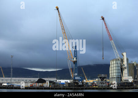 (191019) -- BELFAST, le 19 octobre 2019 (Xinhua) -- photos prises le 18 octobre 2019, indique le port de Belfast en Irlande du Nord, au Royaume-Uni. Les Irlandais du Nord Parti unioniste démocratique (DUP) le jeudi le Premier Ministre a rejeté le projet de Boris Johnson Brexit, malgré elle d'être d'accord avec l'Union européenne, de sorte qu'il est difficile d'obtenir approuvé par le parlement britannique. (Photo prise par Paul McErlane/Xinhua) Banque D'Images