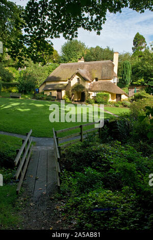 Chaumière dans le village pittoresque de Selworthy. Parc National d'Exmoor, Somerset Banque D'Images