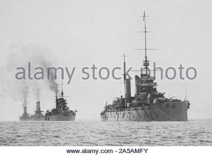 WW1 HMS Lion, HMS Princess Royal, HMS HMS indomptable et la Nouvelle-Zélande, la lutte contre l'escadron de la Marine royale, vintage photographie de 1914 Banque D'Images