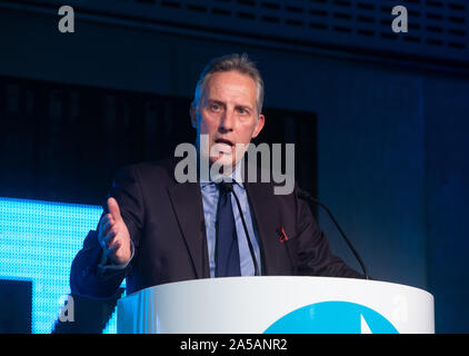 Ian Paisley Jr, DUP, elle s'attaque à un membre de rallye Brexit partisans. Il ne veut pas une frontière dans l'Irlande du Nord et veut faire Brexit fait. Banque D'Images