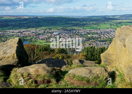 La ville de Otley et inférieure Wharfedale, vu de l'Chevin, West Yorkshire, England UK Banque D'Images