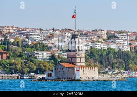 ISTANBUL Turquie MAIDENS TOWER OU TOUR LEANDERS sur un îlot dans le Bosphore Banque D'Images