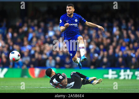 Londres, Angleterre. 19 octobre Chelsea's Mateo Kovacic au cours de la Premier League match entre Newcastle United et Chelsea à Stamford Bridge, Londres le samedi 19 octobre 2019. (Crédit : Leila Coker | MI News) photographie peut uniquement être utilisé pour les journaux et/ou magazines fins éditoriales, licence requise pour l'usage commercial Crédit : MI News & Sport /Alamy Live News Banque D'Images