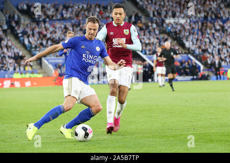 LEICESTER, Angleterre le 19 octobre. Leicester City's Jonny Evans pendant la deuxième moitié de la Premier League match entre Leicester City Burnley et à la King Power Stadium, Leicester le samedi 19 octobre 2019. (Crédit : John Cripps | MI News) photographie peut uniquement être utilisé pour les journaux et/ou magazines fins éditoriales, licence requise pour l'usage commercial Crédit : MI News & Sport /Alamy Live News Banque D'Images