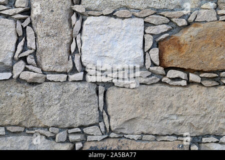 Ancien mur photographié à Chypre. Un gros plan du mur de tuile brun clair. Unique, très vieux et patiné traditionnel mur. Belle texture. Banque D'Images