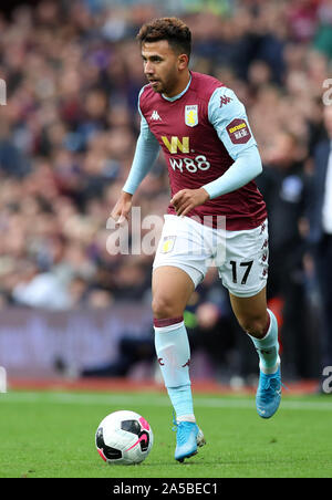 La Villa Du Parc, Birmingham, Midlands, Royaume-Uni. 19 Oct, 2019. English Premier League, Aston Villa contre Brighton et Hove Albion ; Mahmoud Hassan de Aston Villa s'exécute avec la balle à ses pieds - strictement usage éditorial uniquement. Pas d'utilisation non autorisée avec l'audio, vidéo, données, listes de luminaire, club ou la Ligue de logos ou services 'live'. En ligne De-match utilisation limitée à 120 images, aucune émulation. Aucune utilisation de pari, de jeux ou d'un club ou la ligue/player Crédit : publications Plus Sport Action/Alamy Live News Banque D'Images