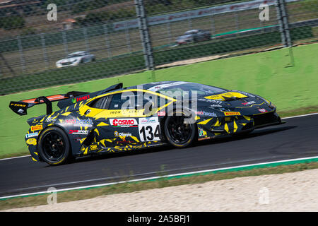 Vallelunga, en Italie le 15 septembre 2019. Toute la longueur de course Lamborghini ouragan en action au cours de la race blurred motion Contexte Banque D'Images