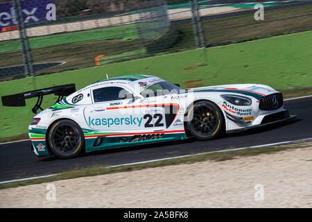 Vallelunga, en Italie le 15 septembre 2019. Toute la longueur de course Mercedes AMG GT3 en action au cours de la race blurred motion Contexte Banque D'Images