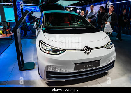 Allemagne, Francfort, 20 Septembre 2019 : la nouvelle Volkswagen ID 3 1er, à l'avant, à l'exposition de moteur de Francfort (IAA), Volkswagen première voiture électrique de masse Banque D'Images