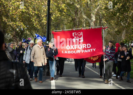 Londres, Royaume-Uni. 19 octobre 2019. Parti du travail d'Oxford vu dans Hyde Park avant le vote du peuple Mars dans le centre de Londres. Crédit : Joe Keurig / Alamy News Banque D'Images