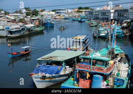 Phu Quoc Vietnam Dong Duong Harbour - bateaux de pêche dans la rivière duong dong Banque D'Images