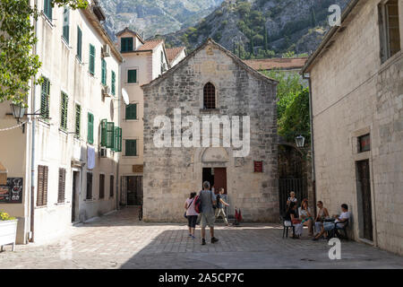 Le Monténégro, Sep 18, 2019 : les touristes dans les rues de la vieille ville de Kotor Banque D'Images