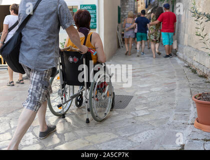 Le Monténégro, Sep 18, 2019 : les touristes dans les rues de la vieille ville de Kotor Banque D'Images