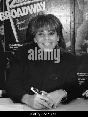 Portraits de célébrités du 1989 Broadway Cares/Equity Fights AIDS Brocante tenue à Shubert Alley. Comprend : Laurie Beechman Où : New York, New York, United States Quand : 30 Sep 1989 Crédit : Joseph Marzullo/WENN.com Banque D'Images