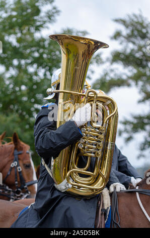 Le tuba brillants sous la pluie. Banque D'Images