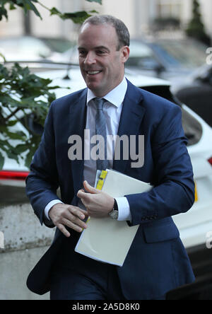 Londres, Royaume-Uni. 20 octobre 2019. Stephen Barclay Secrétaire d'État à la sortie de l'Union européenne vu arriver aux studios de la BBC à Londres crédit: Banque D'Images