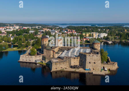 Vue aérienne du château et de la ville de Savonlinna Olavinlinna en Finlande Banque D'Images