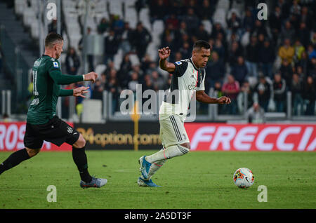 Turin, Italie. 19 Oct, 2019. de la Juventus en action au cours de la série d'un match de football Juventus v Bologne. La Juventus a gagné 2-1 au stade de la Juventus de Turin en Italie, le 19 octobre 2019 (Photo par Alberto Gandolfo/Pacific Press) Credit : Pacific Press Agency/Alamy Live News Banque D'Images