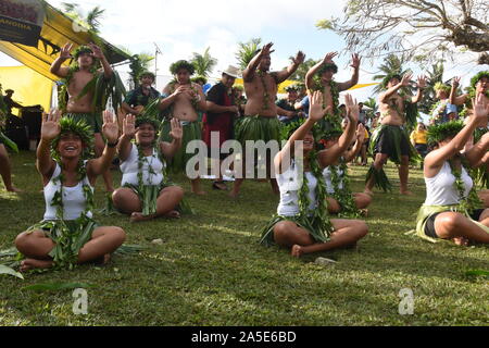 Alofi, Niue. 19 Oct, 2019. Les gens célèbrent le 45e anniversaire de la fête de la Constitution de Nioué à Alofi, Niue, Octobre 19, 2019. Samedi a marqué le 45e anniversaire de la fête de la Constitution de Nioué. L'octroi de Niue par le Parlement néo-zélandais en 1974 est célébré chaque année comme son indépendance sur "Constitution Day" le 19 octobre. Credit : Lu Huaiqian/Xinhua/Alamy Live News Banque D'Images