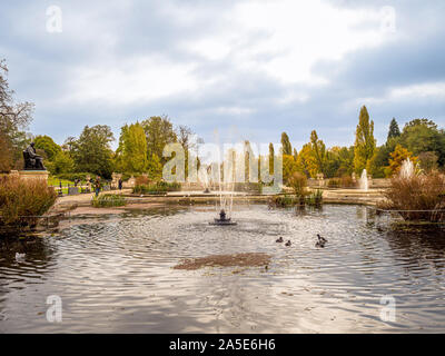 Jardin à l'italienne, des jardins de Kensington, Londres, Royaume-Uni. Banque D'Images