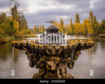 Jardin à l'italienne, des jardins de Kensington, Londres, Royaume-Uni. Banque D'Images