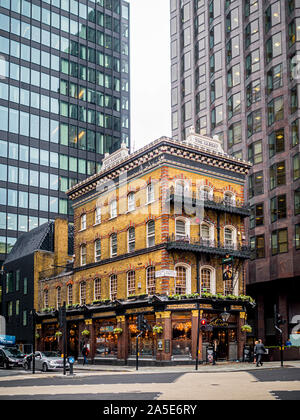 L'Albert. Pub victorien classé Grade II situé au 52, rue Victoria à Victoria, Londres. Construit en 1862 par l'Artillerie de la brasserie. Banque D'Images