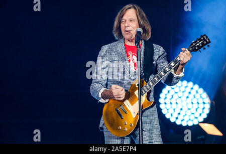 19 octobre 2019, Bade-Wurtemberg, Stuttgart : Singer Jürgen Drews fonctionne à l'chlagernacht des Jahres' dans la Hanns-Martin-Schleyer-Halle. Photo : Christoph Schmidt/dpa Banque D'Images