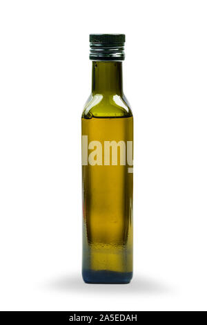 Le flacon en verre d'huile d'olive isolé sur un fond blanc avec chemin de détourage. Modèle (maquette) pour la conception du produit. Banque D'Images