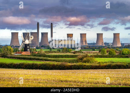 La station de West Burton et Nord Leverton Moulin Banque D'Images