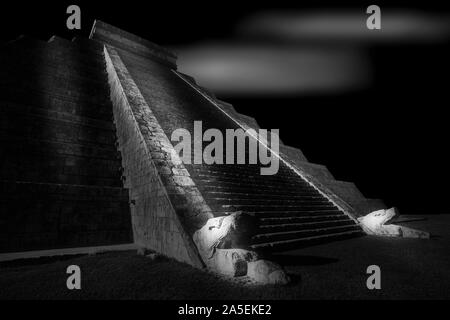 L'escalier d'El Castillo pyramide dans Tulum, Yucatan, Mexique. Banque D'Images