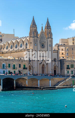 L'église des Carmélites de la baie de Balluta, St Julian's, Malte Banque D'Images