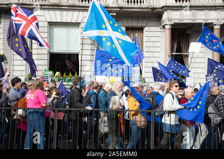 Londres, Royaume-Uni. 19 octobre 2019. Vote du peuple Mars dans le centre de Londres. Crédit : Joe Keurig / Alamy News Banque D'Images