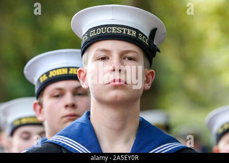 Londres, Royaume-Uni. 20 Oct, 2019. Plus de 500 cadets de la âgés de 10 à 18 ans prennent part à Trafalgar National Day Parade à Londres, marchant de Horse Guards Road à Horse Guards Parade pour célébrer l'anniversaire de la bataille de Trafalgar le 21 octobre 1805. Il marque également le décès de Lord Nelson (le Vice-amiral Horatio Nelson), qui a été mortellement blessé dans la bataille. Credit : Dinendra Haria/Alamy Live News Banque D'Images