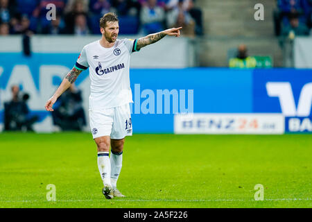 Berlin, Allemagne. 20 Oct, 2019. Soccer : Bundesliga, 1899 Hoffenheim - FC Schalke 04, 8e journée, dans le PreZero Arena. Schalkes Guido Burgstaller gesticule. Credit : Uwe Anspach/DPA - NOTE IMPORTANTE : en conformité avec les exigences de la DFL Deutsche Fußball Liga ou la DFB Deutscher Fußball-Bund, il est interdit d'utiliser ou avoir utilisé des photographies prises dans le stade et/ou la correspondance dans la séquence sous forme d'images et/ou vidéo-comme des séquences de photos./dpa/Alamy Live News Banque D'Images