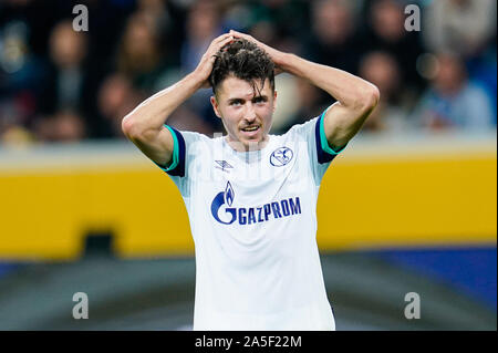 Berlin, Allemagne. 20 Oct, 2019. Soccer : Bundesliga, 1899 Hoffenheim - FC Schalke 04, 8e journée, dans le PreZero Arena. Schalkes Alessandro Schöpf gesticulait. Credit : Uwe Anspach/DPA - NOTE IMPORTANTE : en conformité avec les exigences de la DFL Deutsche Fußball Liga ou la DFB Deutscher Fußball-Bund, il est interdit d'utiliser ou avoir utilisé des photographies prises dans le stade et/ou la correspondance dans la séquence sous forme d'images et/ou vidéo-comme des séquences de photos./dpa/Alamy Live News Banque D'Images