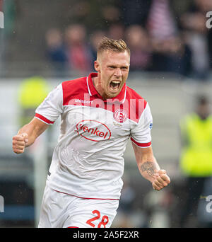 Jubilation Rouwen HENNINGS (D) après son but à 1 : 0, football 1. Bundesliga, 8.journée, Fortuna Dusseldorf (D) - FSV FSV FSV Mainz 05 (MZ), 19.10.2019 à Düsseldorf / Allemagne. ¬ | conditions dans le monde entier Banque D'Images