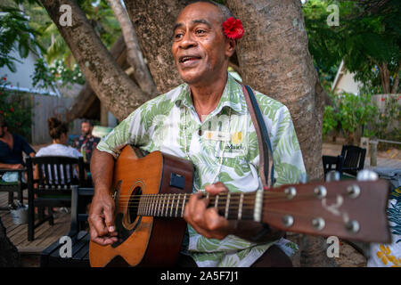 Chansons et musique fidjienne traditionnelle à Malolo Island Resort et Likuliku Resort, groupe d'îles Mamanucas Fidji Banque D'Images