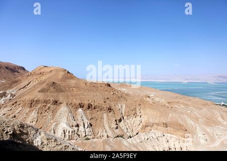 Vue de la côte de la mer Morte en Israël, de Neve Zohar point d'observation Banque D'Images